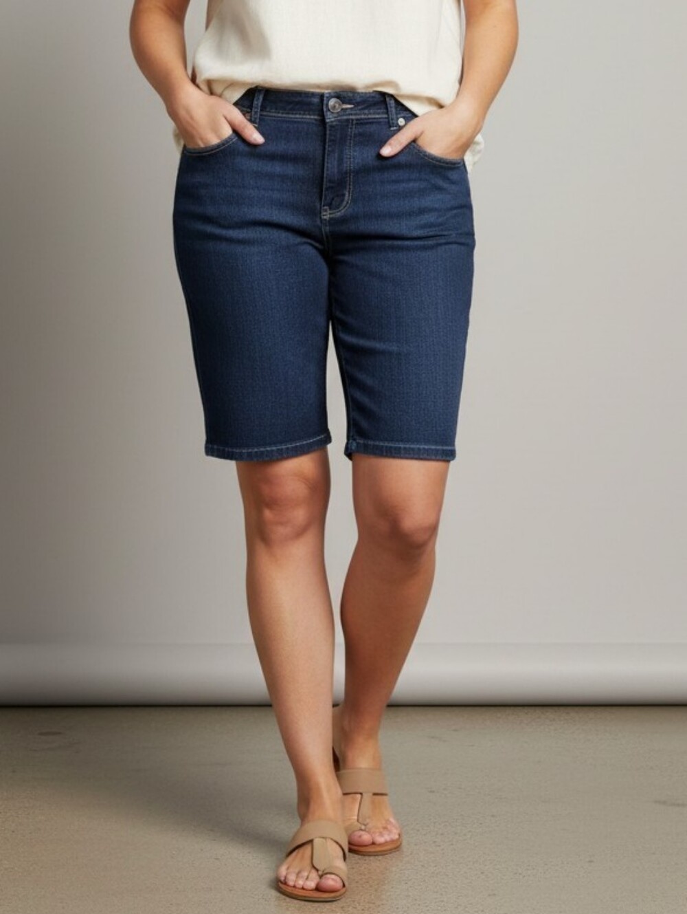 Gloria Vanderbilt Dark Blue Denim Mid-Rise Jean Shorts